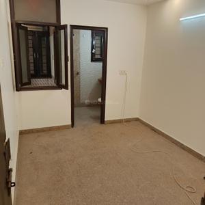 Bedroom Image of 950 Sq.ft 3 BHK Builder Floor for sale in Pitampura New Delhi for Rs. 15000000