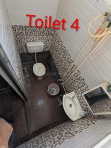 Bathroom Image of 1950 Sq.ft 4 BHK Builder Floor for rent in Ejipura Bengaluru for Rs. 15000