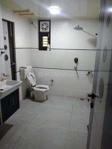Bathroom Image of 1450 Sq.ft 3 BHK Apartment / Flat for sale in Sahyog Apartment, Mayur Vihar Phase 1 New Delhi for Rs. 27000000