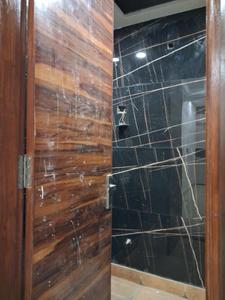 Common Bathroom Image of 1250 Sq.ft 3 BHK Apartment / Flat for sale in JMD Siddhi Vinayak, Sector 73 Noida for Rs. 6500098