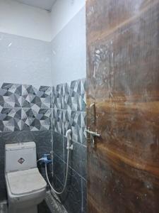 Common Bathroom Image of 1050 Sq.ft 2 BHK Apartment / Flat for sale in Sector 49 Noida for Rs. 4100000