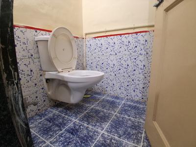 Bathroom Image of 450 Sq.ft 1 BHK Apartment / Flat for rent in Ghansoli Navi Mumbai for Rs. 25000