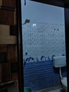 Bathroom Image of 405 Sq.ft 2 BHK Builder Floor for rent in Baljit Nagar New Delhi for Rs. 14000