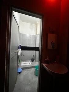 Bathroom Image of 1200 Sq.ft 1 RK Independent House for rent in Alka Puri Colony Allahabad for Rs. 5000