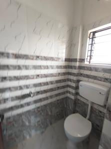 Bathroom Image of 920 Sq.ft 2 BHK Apartment / Flat for sale in Jadavpur Kolkata for Rs. 7424000