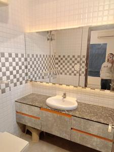 Bathroom Image of 1900 Sq.ft 3 BHK Builder Floor for rent in Sector 28 Faridabad for Rs. 28000