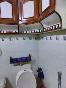 Bathroom Image of 1500 Sq.ft 3 BHK Apartment / Flat for rent in DDA Flats, Sukhdev Vihar New Delhi for Rs. 60000