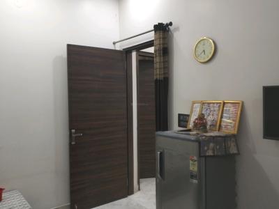 Bedroom Image of 1800 Sq.ft 4 BHK Builder Floor for sale in Tri Nagar New Delhi for Rs. 16500000