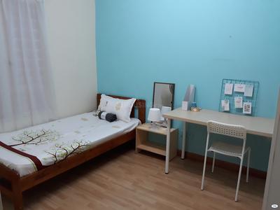 Bedroom Image of 1450 Sq.ft 3 BHK Apartment / Flat for sale in Khar Laxmi Nivas, Khar West Mumbai for Rs. 70000000