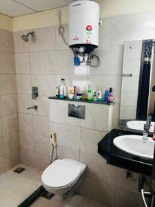 Bathroom Image of 1303 Sq.ft 3 BHK Apartment / Flat for rent in BPTP Spacio, Sector 37D Gurgaon for Rs. 35000