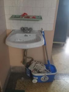 Bathroom Image of 1500 Sq.ft 3 BHK Apartment / Flat for rent in Ultadanga Kolkata for Rs. 35000