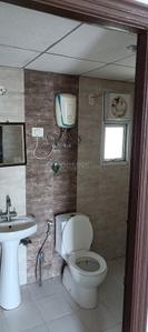 Bathroom Image of 1050 Sq.ft 2 BHK Apartment / Flat for rent in Panchsheel Pebbles, Vaishali Ghaziabad for Rs. 25600