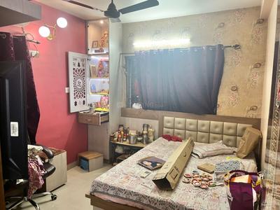 Bedroom Image of 1113 Sq.ft 3 BHK Apartment / Flat for sale in Chinar Park Kolkata for Rs. 7600000