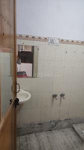Bathroom Image of 300 Sq.ft 1 RK Studio for rent in Munirka New Delhi for Rs. 14000