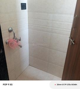 Bathroom Image of 750 Sq.ft 1 BHK Apartment / Flat for rent in Bhatha Surat for Rs. 15000