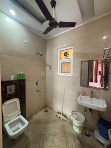 Bathroom Image of 1500 Sq.ft 3 BHK Apartment / Flat for rent in Sector 5 Noida for Rs. 45000