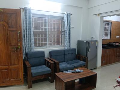 Living Room Image of 800 Sq.ft 2 BHK Apartment / Flat for rent in Hebbal Kempapura Bengaluru for Rs. 28000
