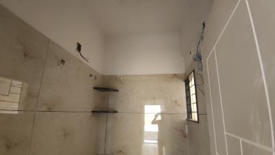 Bathroom Image of 650 Sq.ft 1 BHK Builder Floor for rent in Singasandra Bengaluru for Rs. 25000