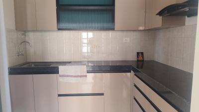Kitchen Image of 1000 Sq.ft 2 BHK Apartment / Flat for rent in Shapoorji Pallonji Joyville Sensorium, Maan Pune for Rs. 29000