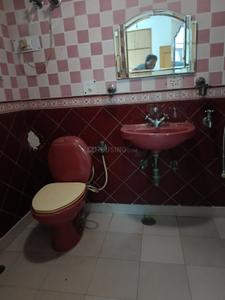 Bathroom Image of 1650 Sq.ft 3 BHK Apartment / Flat for sale in Patparganj New Delhi for Rs. 28500000