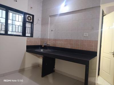 Kitchen Image of 610 Sq.ft 1 BHK Apartment / Flat for rent in Magarpatta Zinnia, Magarpatta City Pune for Rs. 24000