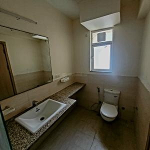 Bathroom Image of 1600 Sq.ft 4 BHK Apartment / Flat for rent in DLF Express Greens, Manesar Gurgaon for Rs. 36000
