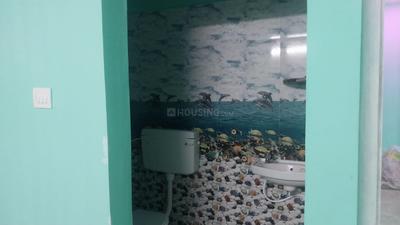 Bathroom Image of 600 Sq.ft 2 BHK Independent House for rent in Medavakkam Chennai for Rs. 16000
