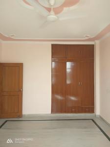 Bedroom Image of 2700 Sq.ft 3 BHK Builder Floor for rent in Sector 4 Gurgaon for Rs. 20000