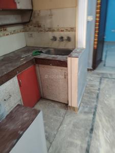 Kitchen Image of 800 Sq.ft 2 BHK Builder Floor for rent in Preet Vihar New Delhi for Rs. 15000