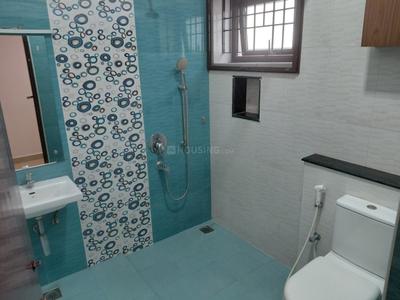 Bathroom Image of 3000 Sq.ft 5 BHK Independent House for rent in Panaiyur, Sholinganallur Chennai for Rs. 80000