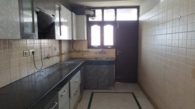 Kitchen Image of 2600 Sq.ft 3 BHK Apartment / Flat for rent in Sector 10A Gurgaon for Rs. 32000