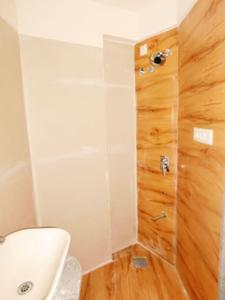 Bathroom Image of 600 Sq.ft 2 BHK Apartment / Flat for sale in Avant Heritage, Jogeshwari East Mumbai for Rs. 12000000