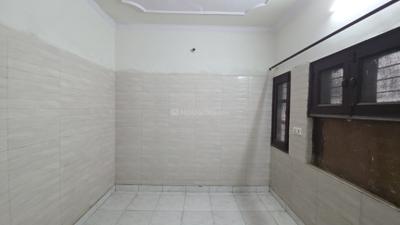 Bedroom Image of 700 Sq.ft 2 BHK Apartment / Flat for rent in Pitampura New Delhi for Rs. 20000