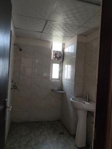 Bathroom Image of 1300 Sq.ft 2.5 BHK Apartment / Flat for rent in Gardenia Gitanjali, Vasundhara Ghaziabad for Rs. 30000