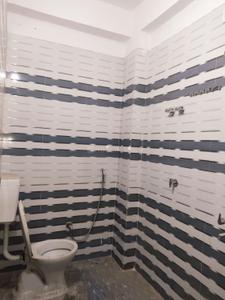 Bathroom Image of 800 Sq.ft 2 BHK Apartment / Flat for rent in Sarfarazganj Lucknow for Rs. 14000