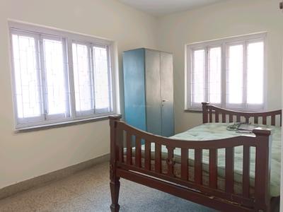 Bedroom Image of 500 Sq.ft 1 BHK Builder Floor for rent in Kalighat Kolkata for Rs. 15000