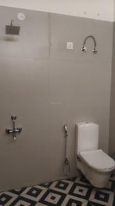 Bathroom Image of 3500 Sq.ft 3 BHK Independent House for rent in Sector 48 Noida for Rs. 52000