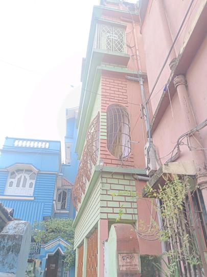 Kadam Tala Building View 1