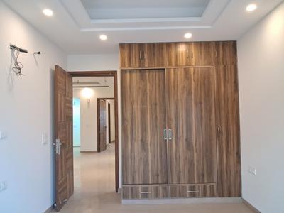 Bedroom Image of 1800 Sq.ft 3 BHK Builder Floor for sale in Paschim Vihar New Delhi for Rs. 37900000