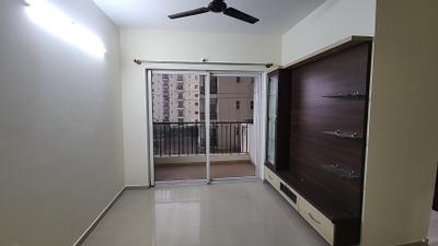 Living Room Image of 924 Sq.ft 2 BHK Apartment / Flat for sale in DLF Woodland Heights, Bommasandra Bengaluru for Rs. 7100000