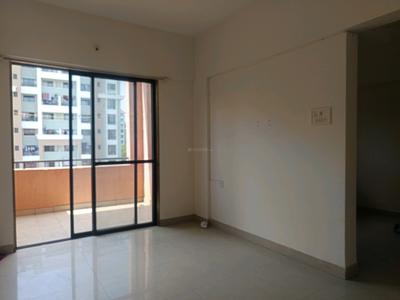 Living Room Image of 650 Sq.ft 1 BHK Apartment / Flat for rent in Magarpatta Heliconia, Hadapsar Pune for Rs. 24000