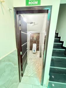 Bathroom Image of 1000 Sq.ft 2 BHK Independent House for rent in Beribagh Saharanpur for Rs. 30000