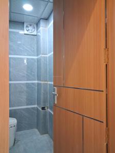 Common Bathroom Image of 1050 Sq.ft 2 BHK Apartment / Flat for sale in Sector 104 Noida for Rs. 4500000