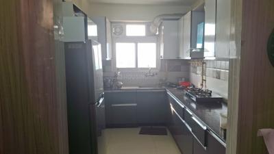 Kitchen Image of 1600 Sq.ft 3 BHK Apartment / Flat for rent in Vaishali Ghaziabad for Rs. 42000
