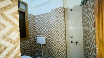 Image of 700 Sq.ft 2 BHK Apartment / Flat for rent in Nawada, New Delhi for Rs. 18000