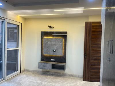 Bedroom Image of 950 Sq.ft 2 BHK Builder Floor for sale in Ramesh Nagar New Delhi for Rs. 15000000