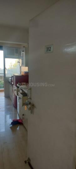 Mahindra Aura Main Image 1