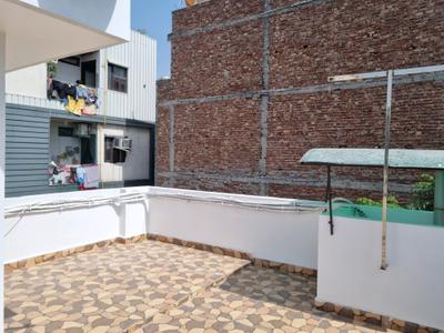 Terrace Image of 1350 Sq.ft 4 BHK Independent House for sale in Dwarka Mor New Delhi for Rs. 11500000
