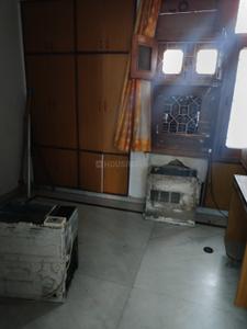 Bedroom Image of 1200 Sq.ft 2 BHK Apartment / Flat for rent in Patparganj New Delhi for Rs. 34000