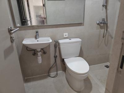 Bathroom Image of 600 Sq.ft 1 BHK Apartment / Flat for rent in Hiranandani Lavinia, Thane West Thane for Rs. 33000
